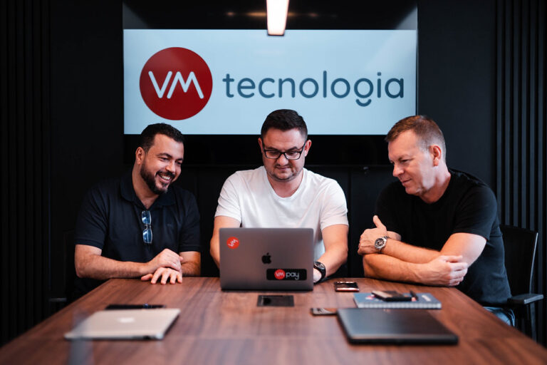 Conheça como é trabalhar na VMtecnologia e aproveite as oportunidades!